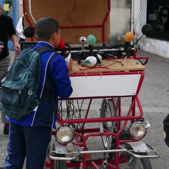 Micro-trottoir devant la maison de quartier Saint-Nicolas (Romans) - avec l'Ebullition
