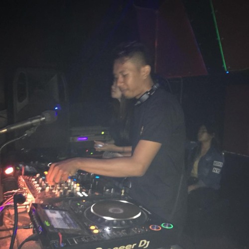 MINION DANCING ( Show At. Newstar Bali Sept. 2019) - JACK DEE