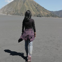 Maudy Ayunda. Home to you