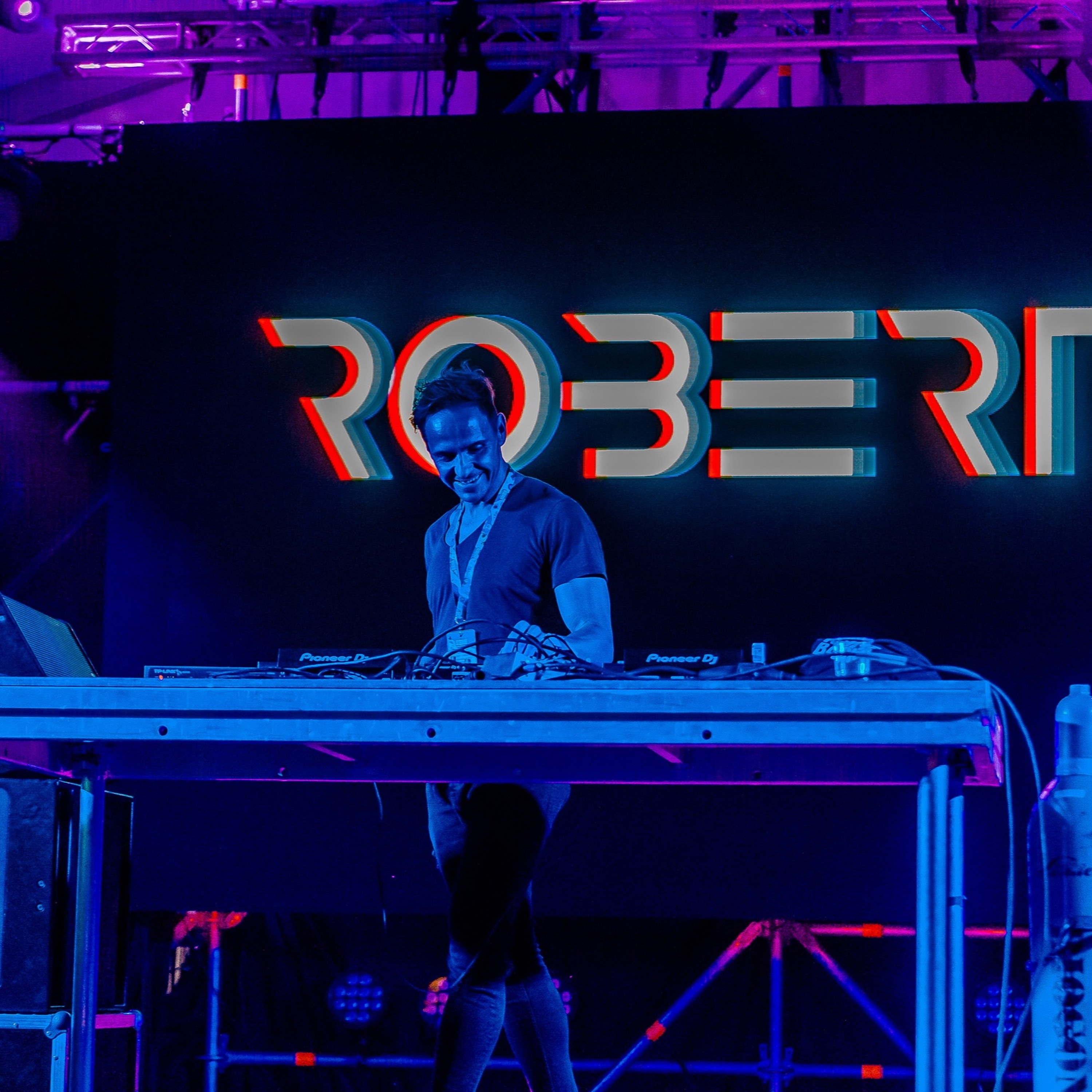 ROBERT SIMON - REWIND ON AIR RADIOSHOW