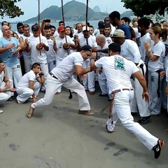 Maltas de capoeira ( mestre mao branca )