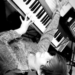 קונצ'רטו לפסנתר בסול מז'ור: 1. מודראטו