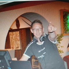 01_Dancefloor_Classics_Mix.mp3