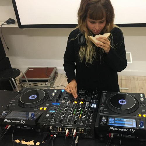 WOMXNIZED RADIO w/ Cristina Bucardo