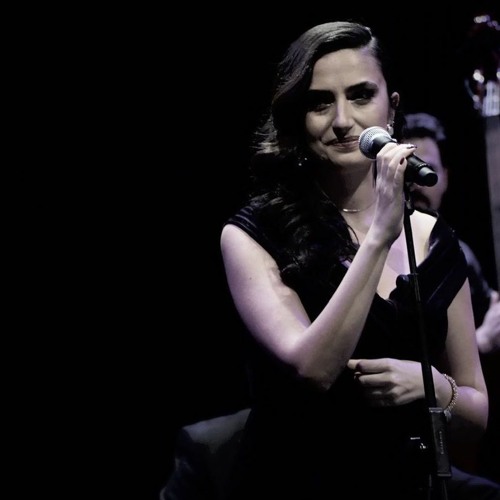 Yaprak Sayar - Akşam Yine Gölgen