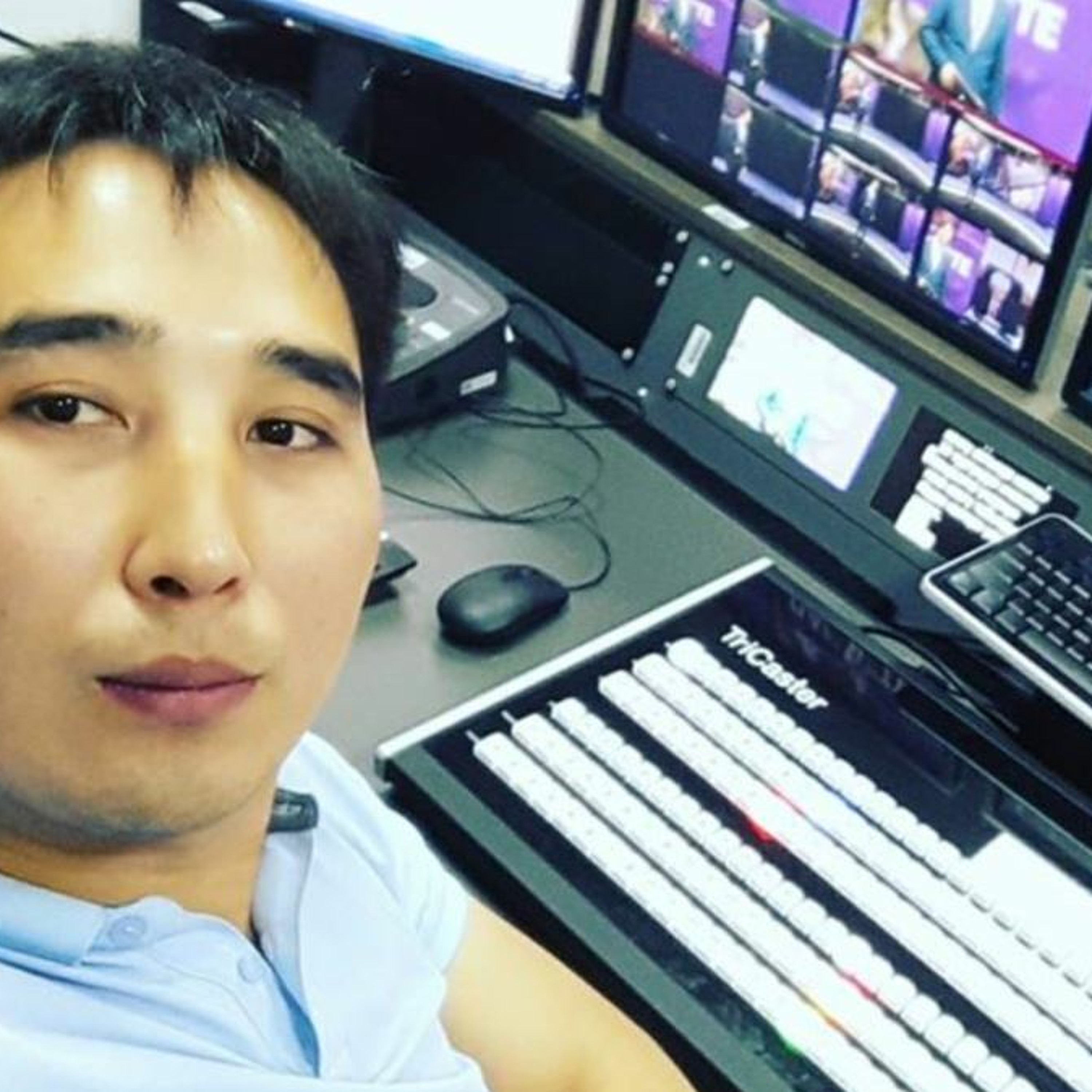 Азаттик ходими Ўшда калтакланди. Жамоатчилик буни "журналистикага қарши уруш" сифатида баҳоламоқда episode artwork