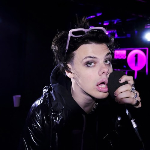 YUNGBLUD Live Lounge