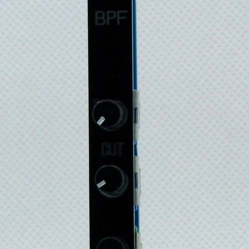 Resonant bandpass filter sample
