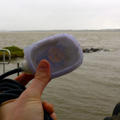 FKISM: Goolwa Barrages current flow (underwater recording with home made hydrophones)- August 2012