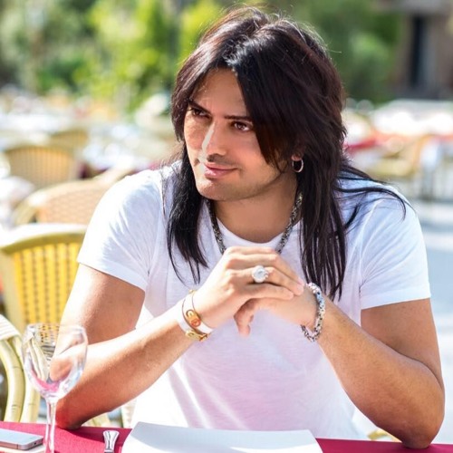 külotlu çorap oyoqlari ustida cum