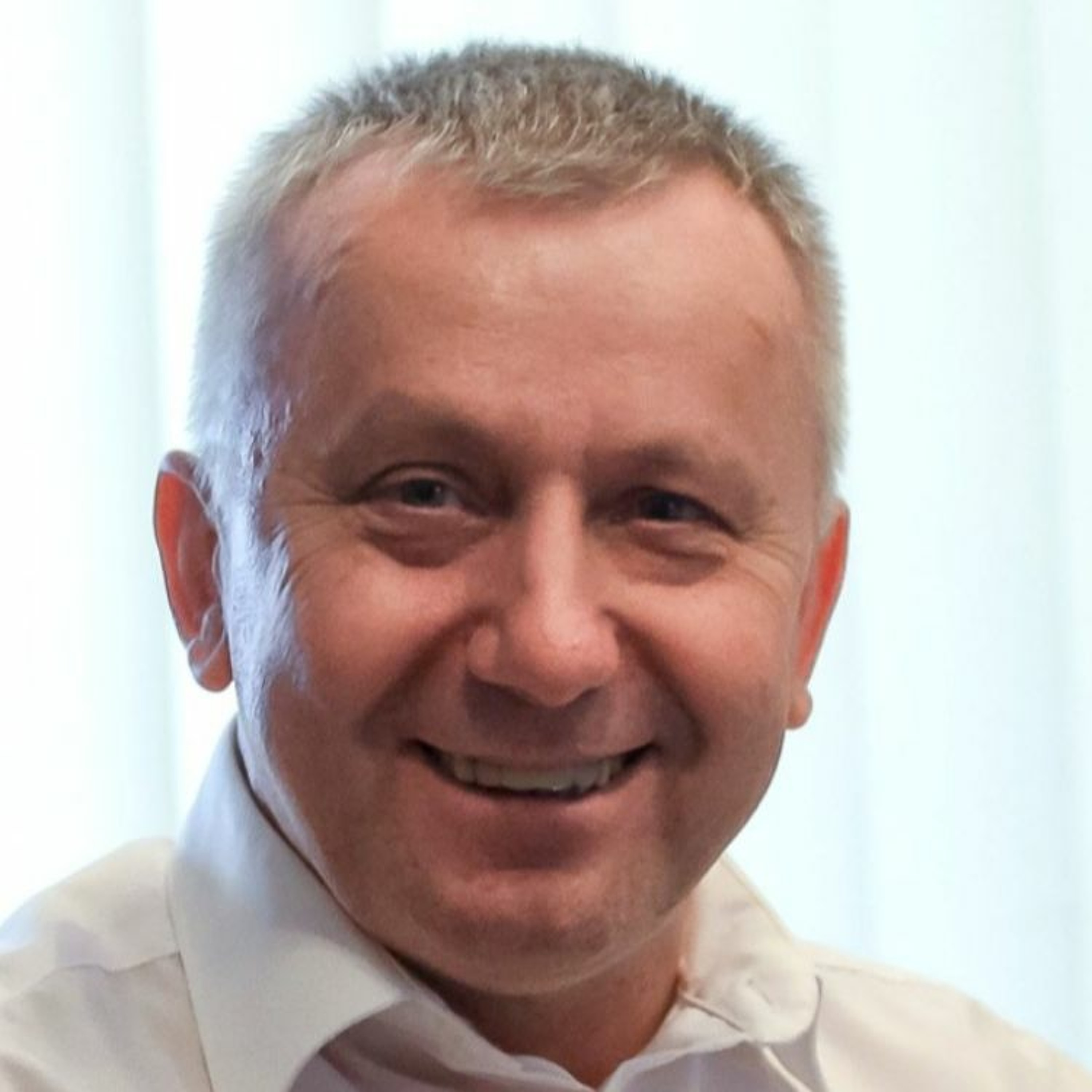 Зіновій Корінець - Народний артист України , керівник Народного хору України їм. Григорія Верьовки. episode artwork