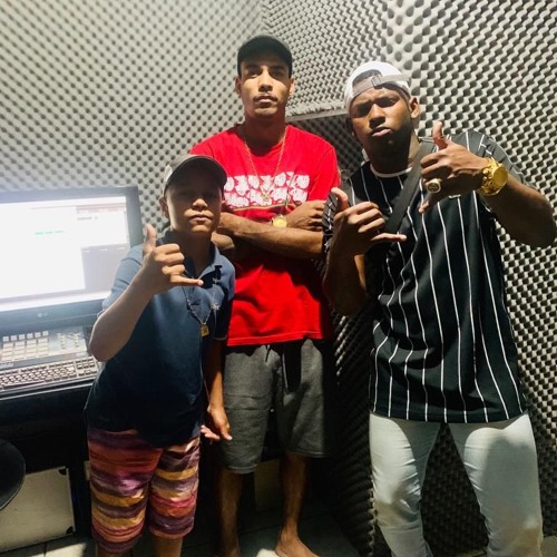 = EU TO COM A CAMISA DO FLAMENGO NA FAVELA = MC'S ZANGÃO E MENOR DA AV ( DJ JOHN MPC )