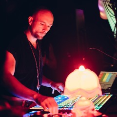 Live Set at CHAT:EAU