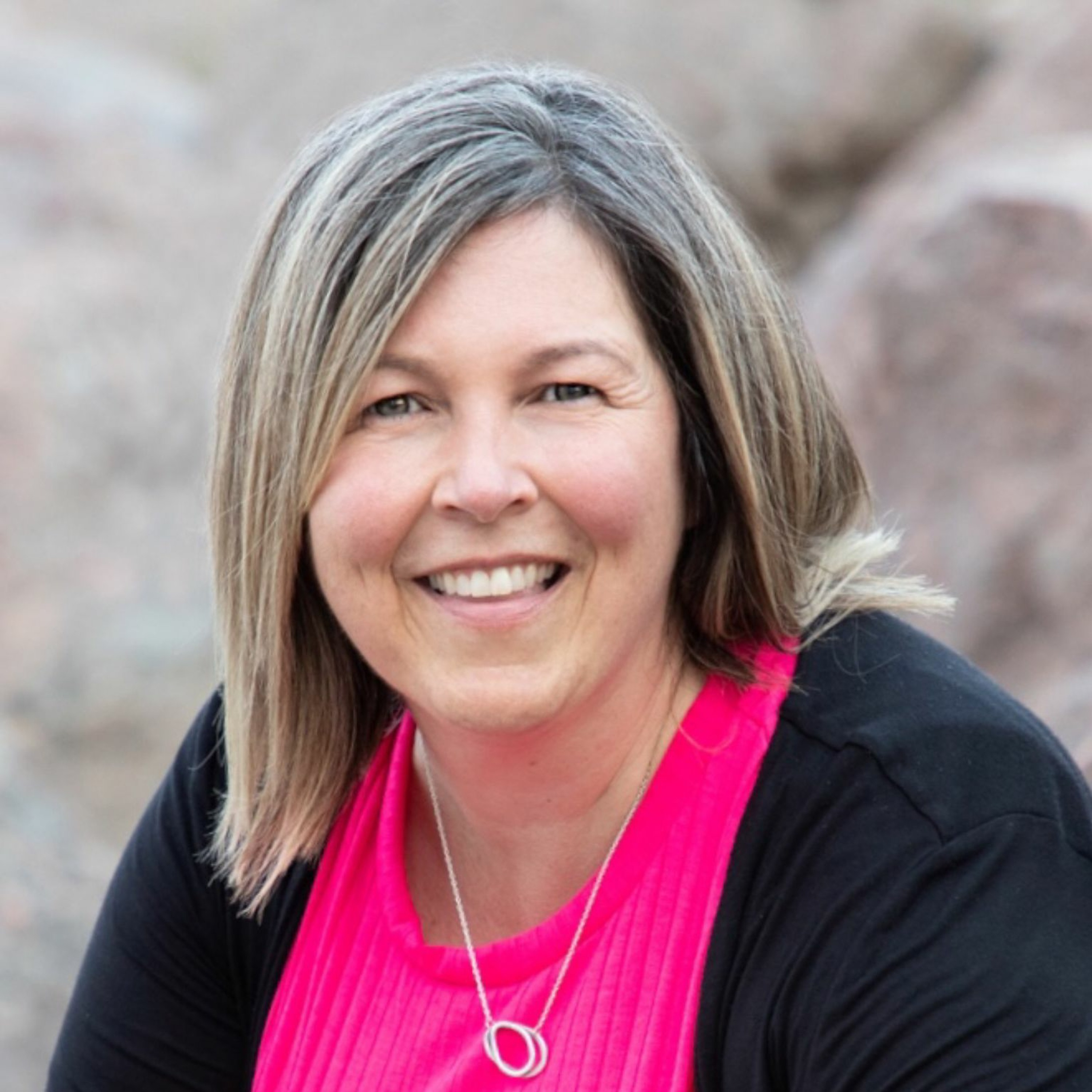 cover of episode Angie Davis: Overcoming Report and Data Governance Obstacles