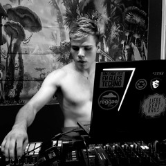 Bimbi ~ Techno wird am besten Dark serviert @Küchenstudio