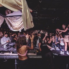 In bed with Camion Bazar @Le Sucre