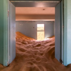 Small Room - With Maryam Moghaddam (Master)
