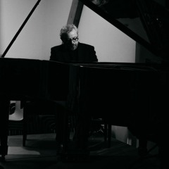 Heinz Summer - Über den Bergen am Horizont