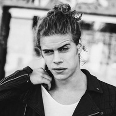 Santiago Saez - belly ache