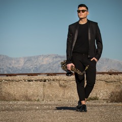 Eimai Enas Allos - Nino feat. Saxtom