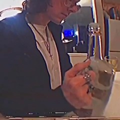 UPSIDEDOWN (prod. airavata)