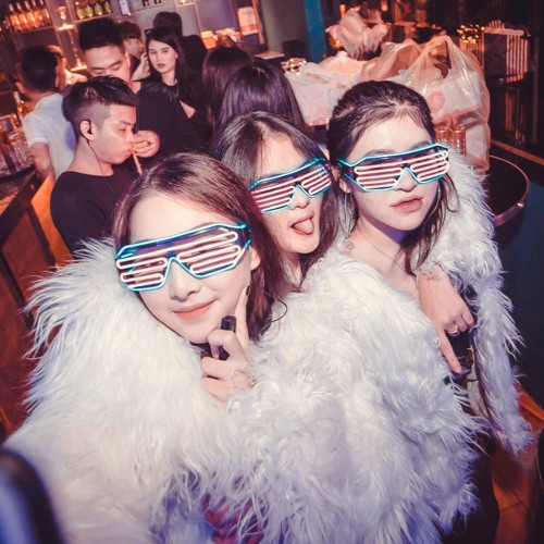 Nonstop Vinahouse 2020 - Bass Căng Đánh Văng Dân Chơi - Nhạc Bay Phòng Hay 2020