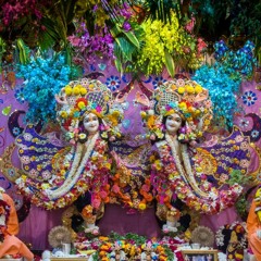 Premanjali At The Prabhupada Samadhi Night Kirtan 31.10.19