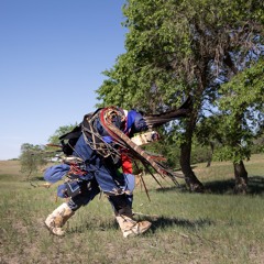 01 Der Schamane Elbegbayar Never Pee In The East