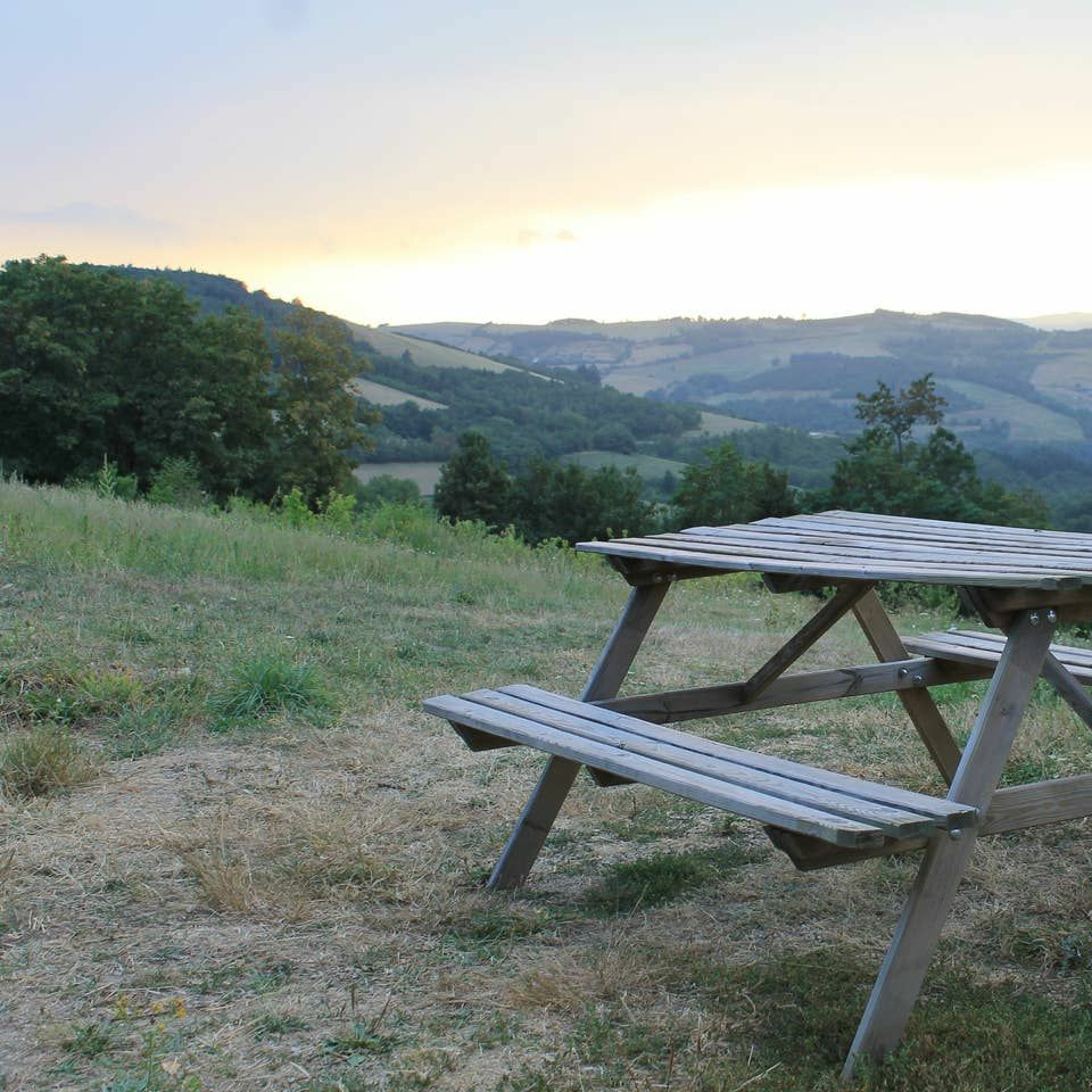 4. A TAAABLE ! Etc... Perrine