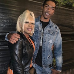 1900 Hugo x Susie-Chasing the Bag