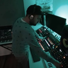 kropa - soul searching (ft Jenna Evans )(live synth jam , no computer only synth)