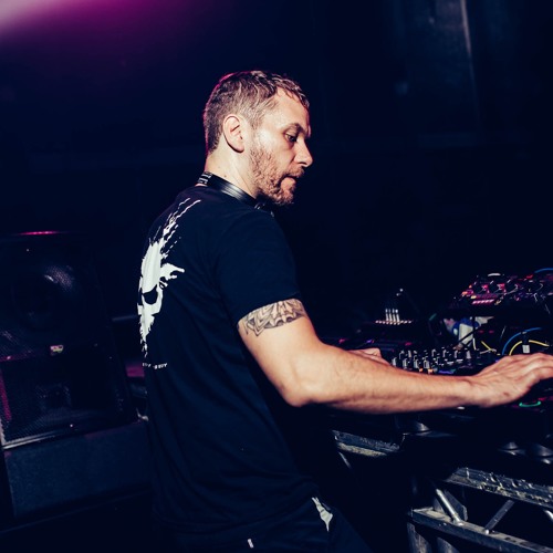 JOHN ASKEW - HALLOWEEN LIVE AT KILL YOUR IDOLS BELFAST