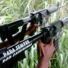 MC DA NIKE & MUTCHATCHA (( TROPA DO PAI É O ROB ))