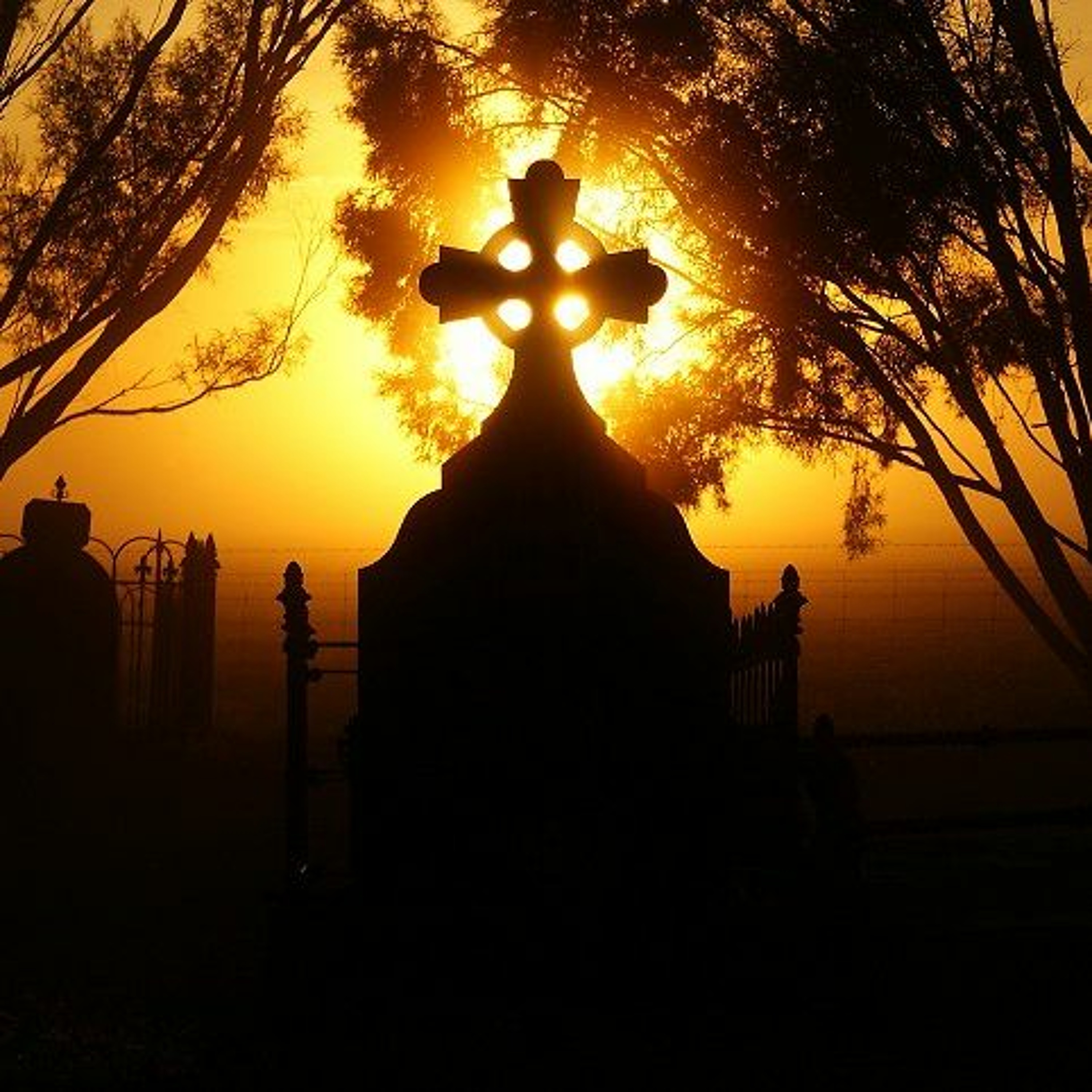 Ephesians 2.1 - 10 - -Life From The Dead - -Hurricane Creek episode artwork