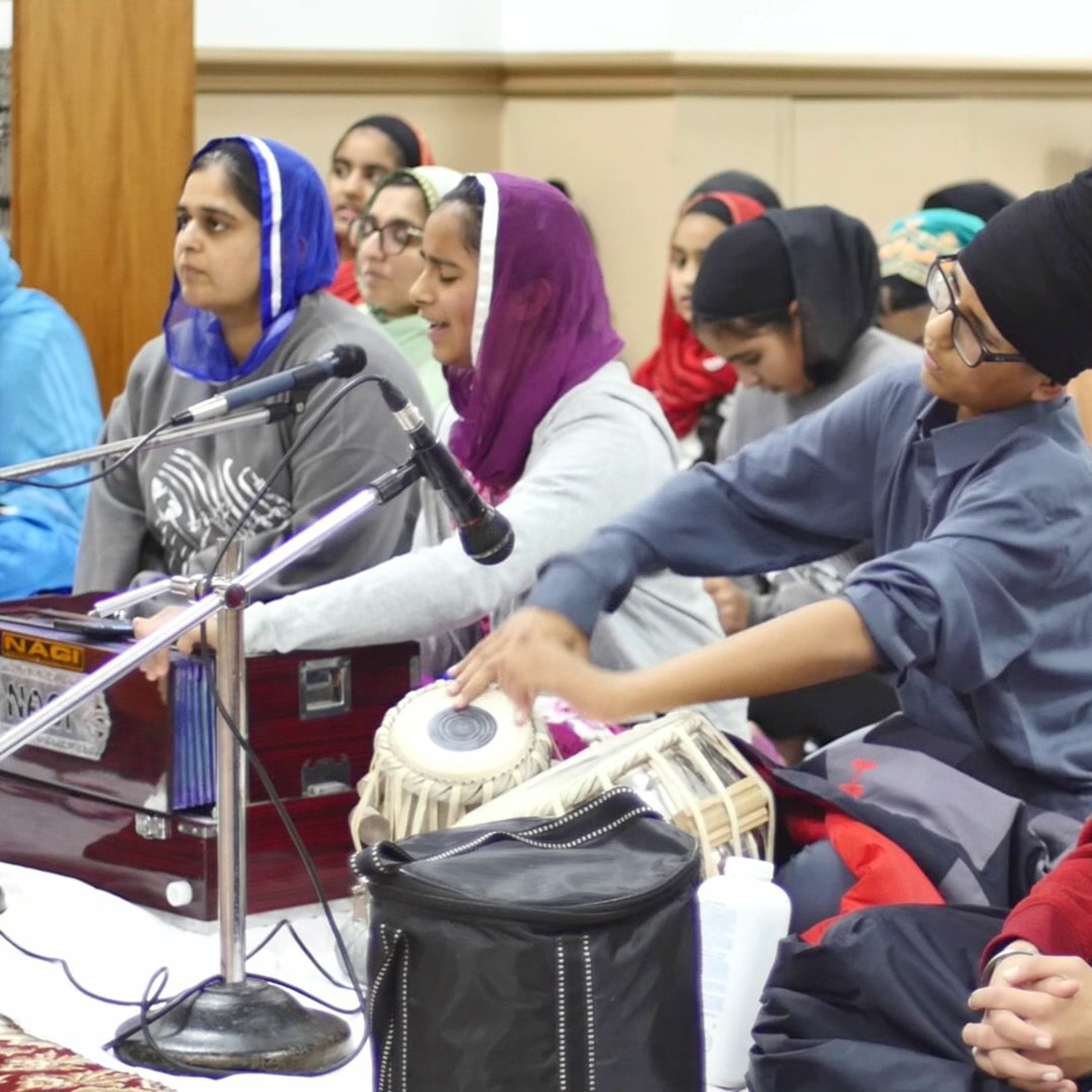 Bibi Divnoor Kaur - Hamaraa Man Mohiou Gur Mohan Ham Bisam Bhee Mukh Laagae episode artwork