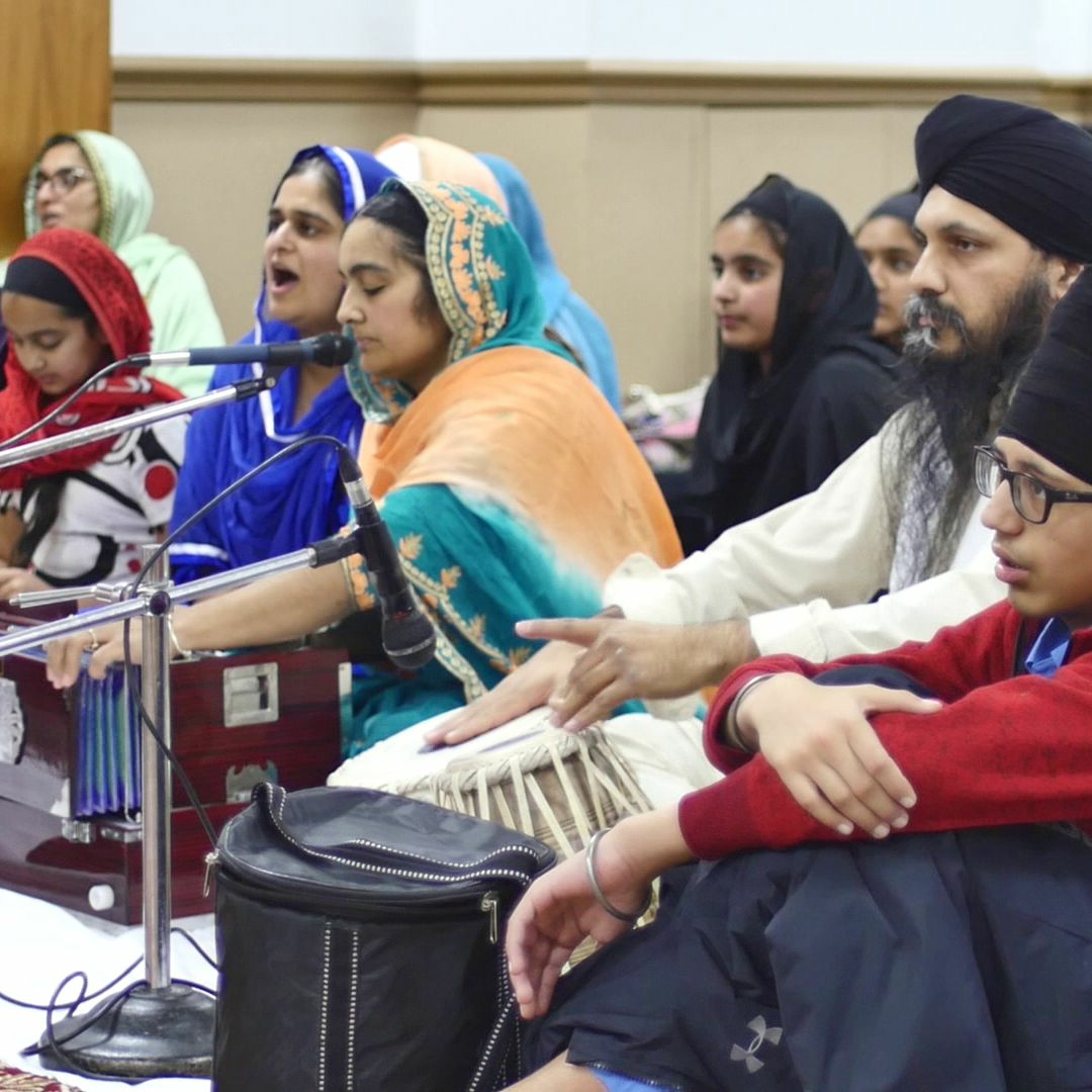 Bibi Chandan Kaur - Rasak Rasak Gun Gaavehi Har Jan Apanai Guradhaev Nivaajaa episode artwork
