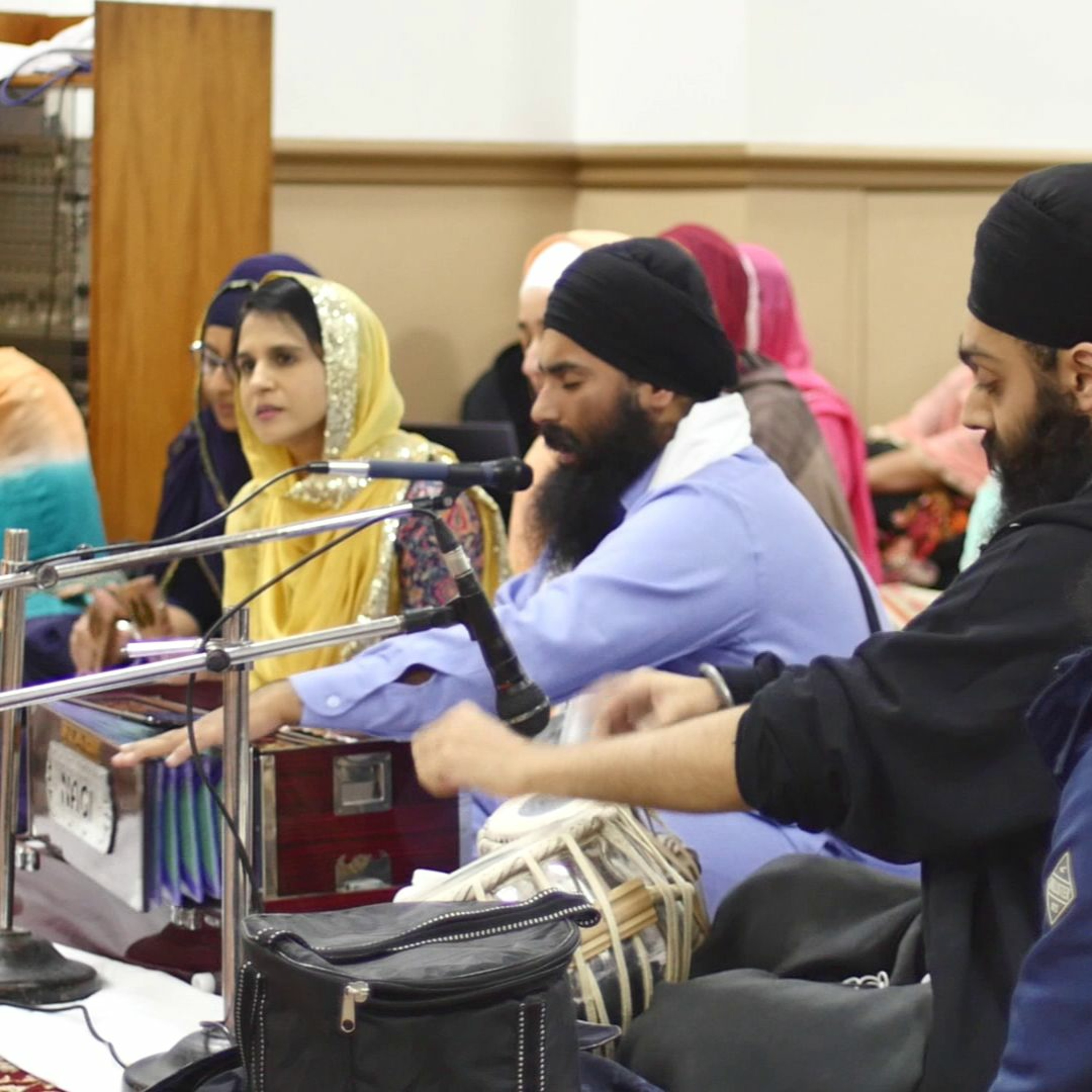 Bhai Ajinder Singh - Gur Naanak Miliaa Paarabreham Thaeriaa Charanaa Ko Balihaaraa episode artwork
