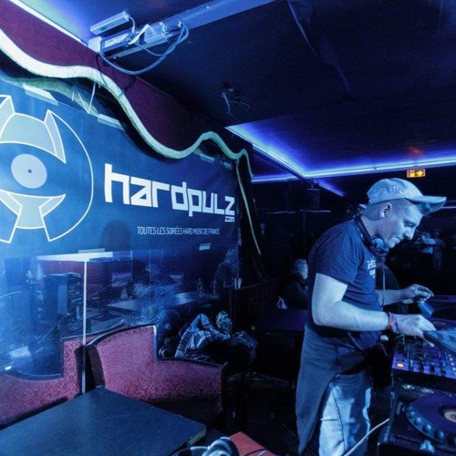Dark And Light - Hold That Succer Down ( Bootleg )