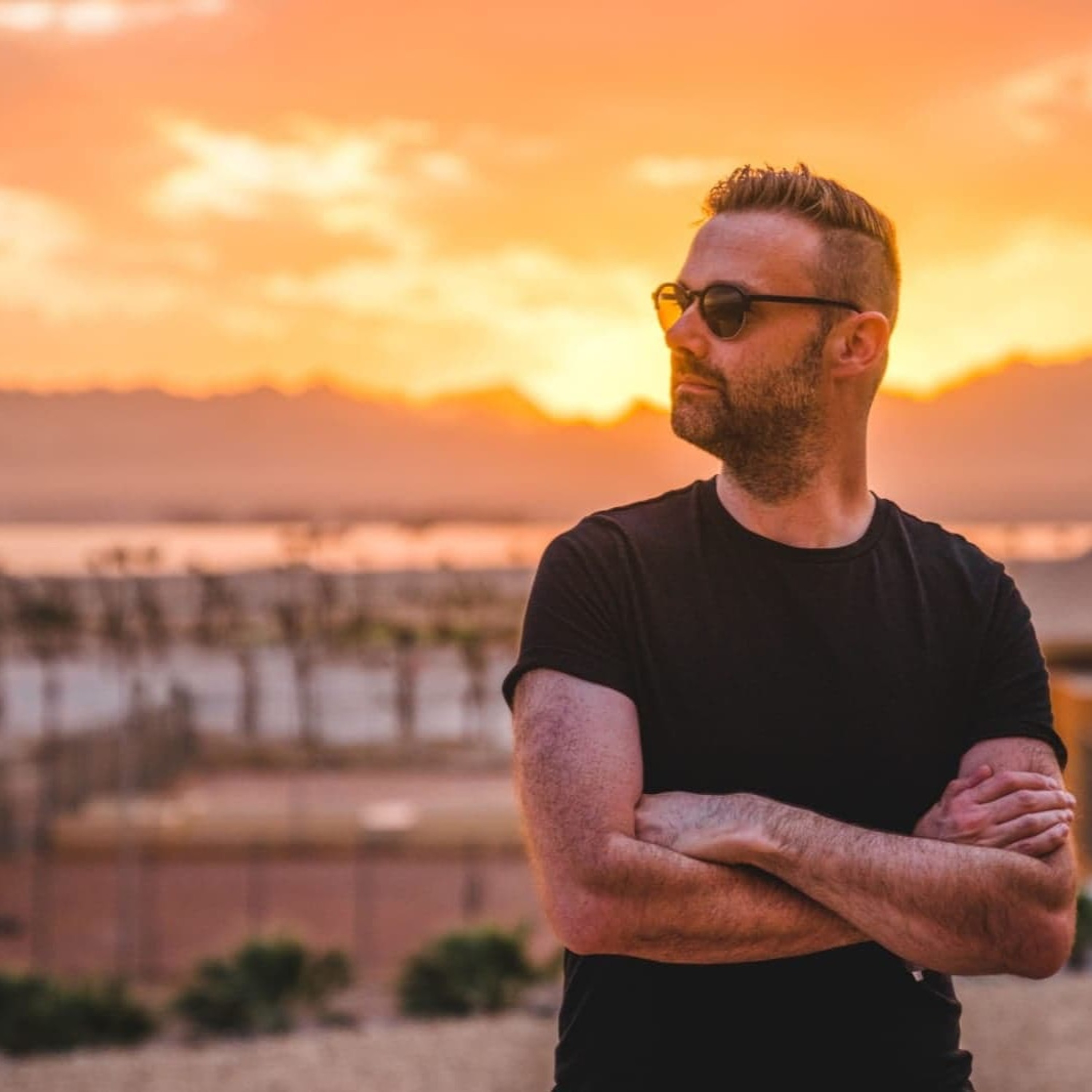 Paul Thomas presents UV Radio