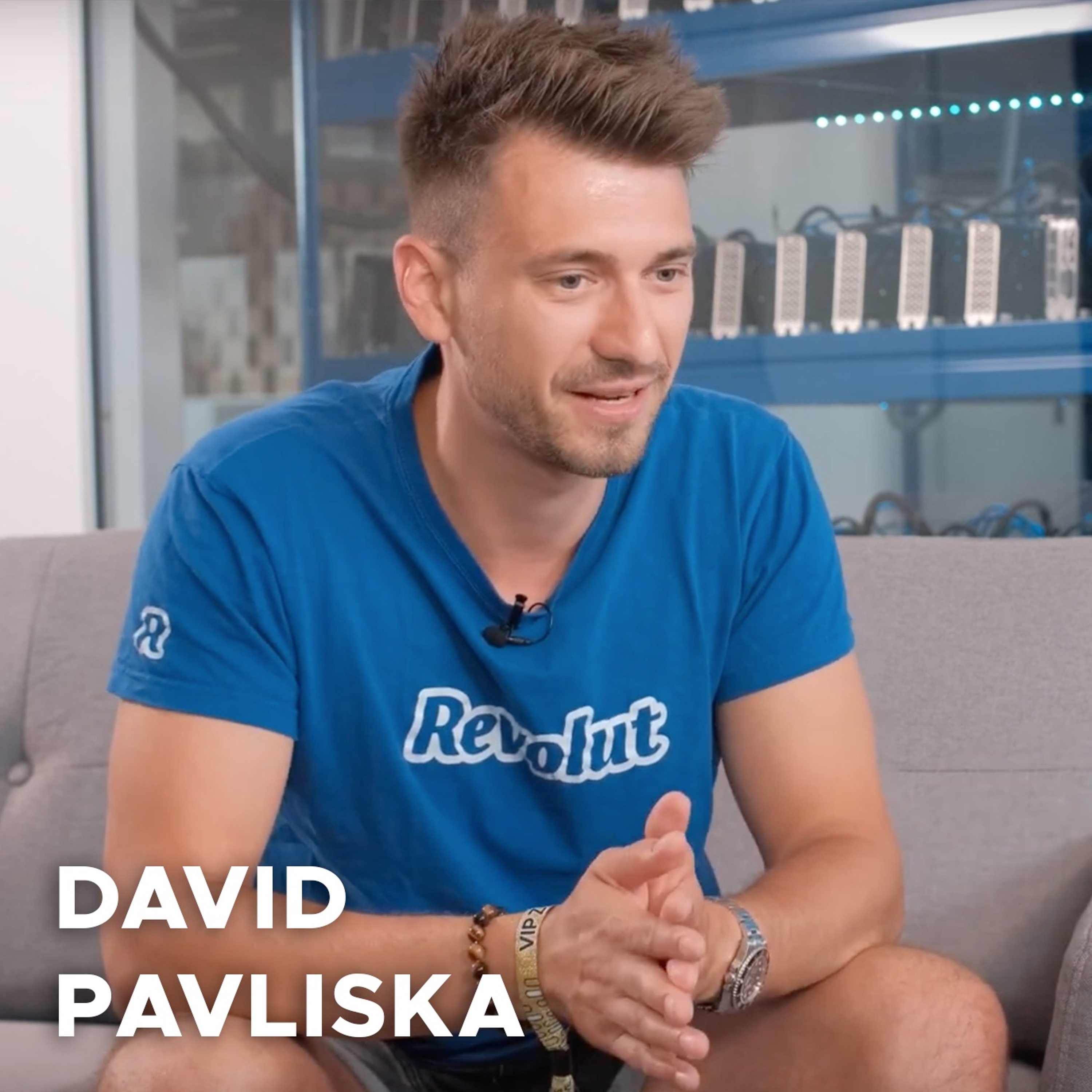[Rozhovor] RevolutApp - David Pavliska - Žraloci sobě