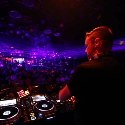 Paul Thomas presents UV Radio 111
