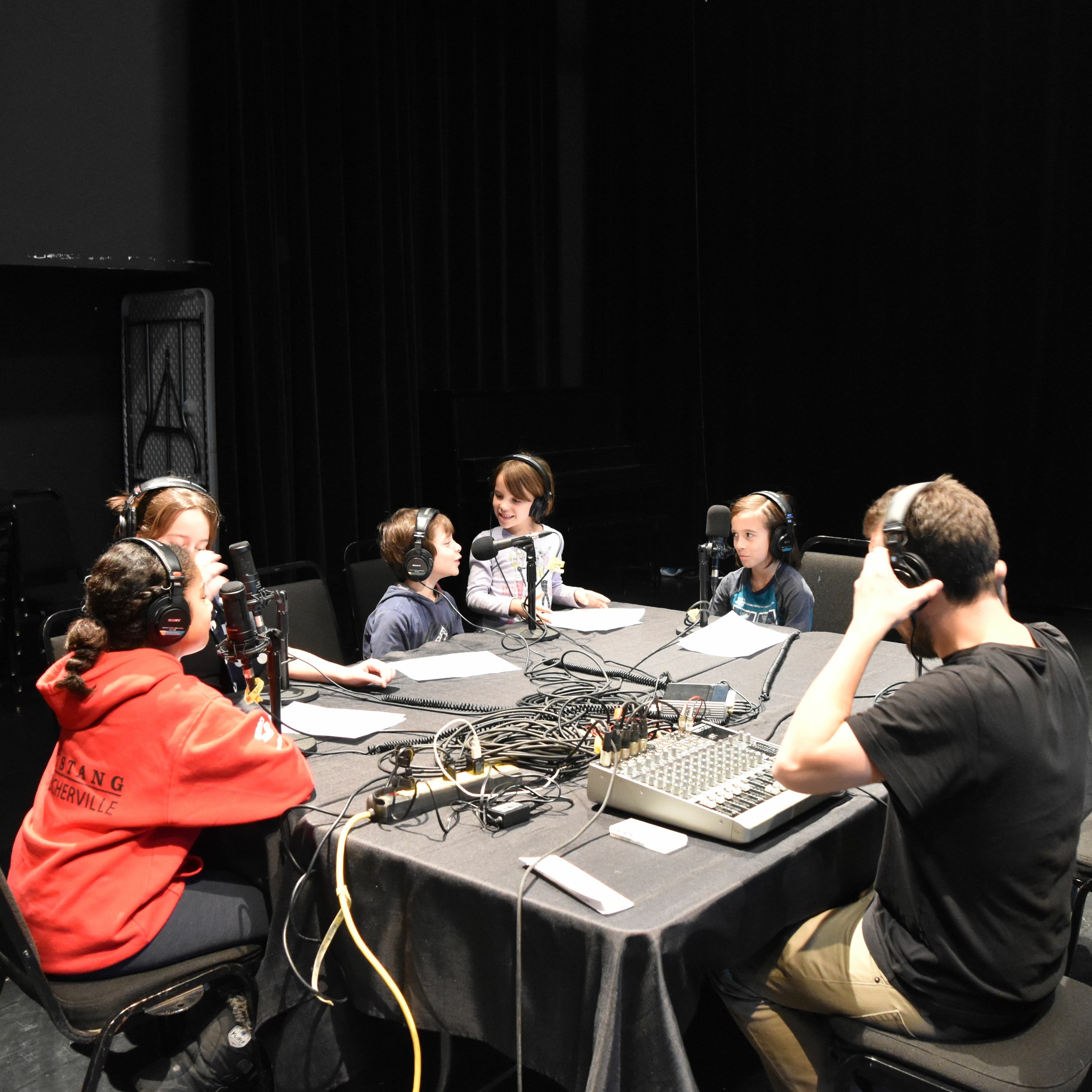 Émission - Nos jeunes reporters au spectacle "Faire La Leçon" (Rébecca Déraspe et Annie Ranger)