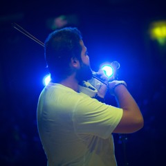 كنت بشتقلك وانا وانت هنا