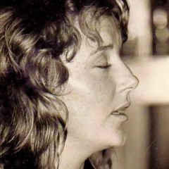 Mary Wall - Shule Agra