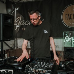 Simon Caldwell at Discogs Presents EMC Record Fair 2019