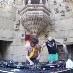 San Proper & DAVID VUNK went digging in Mumbai - Red Light Radio