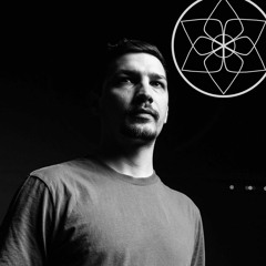 Exclusive Download | Julian ~ Moonson