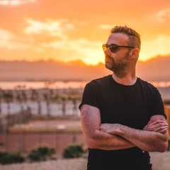 Paul Thomas Presents UV Radio 114 - Reflections Part 1