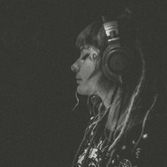 Ellie Walsh @ My Aeon, Perfect Stranger 1:30-3AM