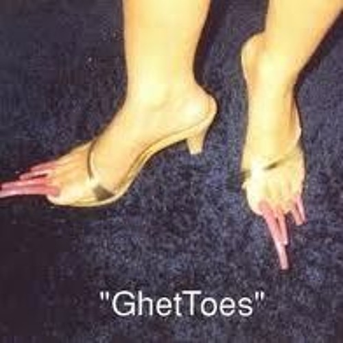 Toes in hoes